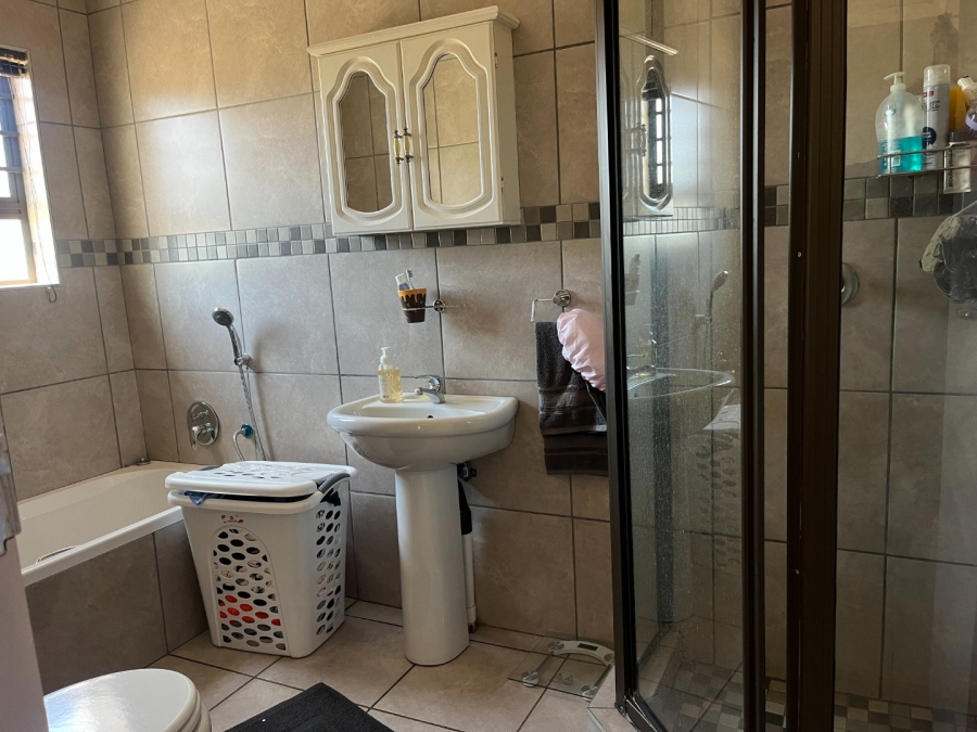 2 Bedroom Property for Sale in Waterberry Estate North West